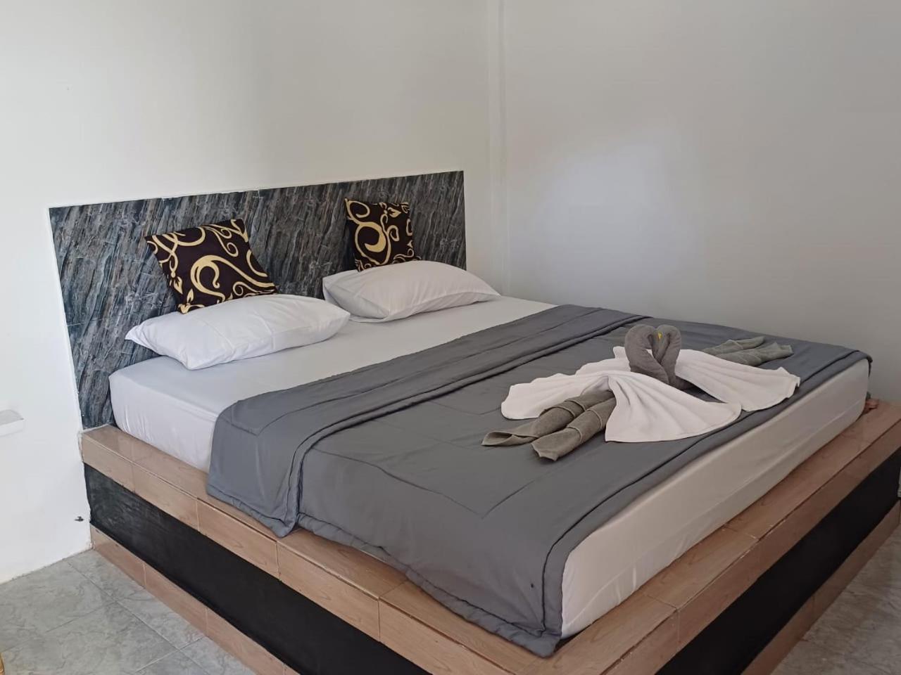 Black Sweet Homestay Dua Гили-Эйр Экстерьер фото