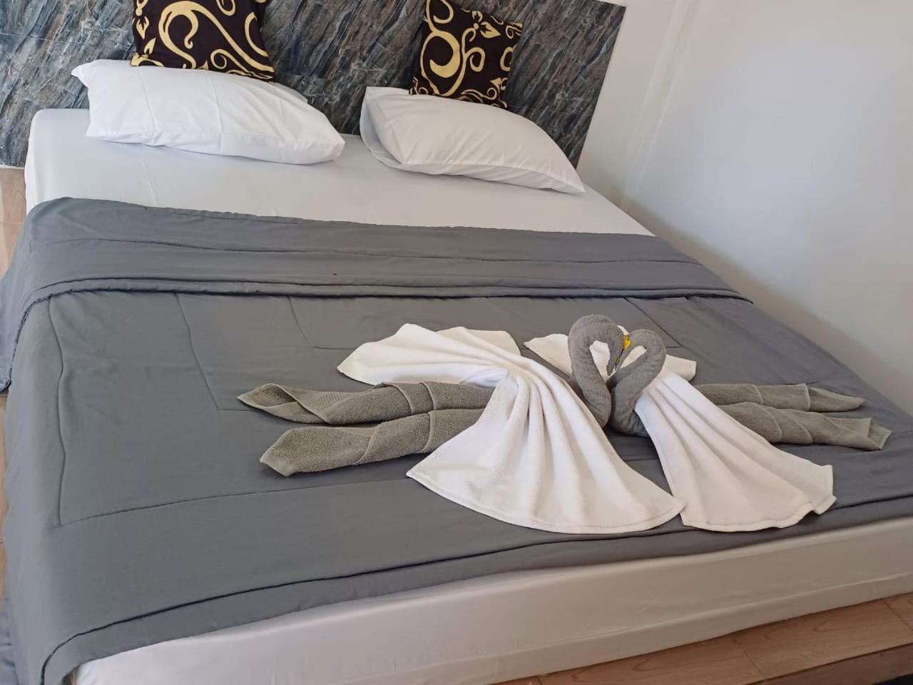 Black Sweet Homestay Dua Гили-Эйр Экстерьер фото